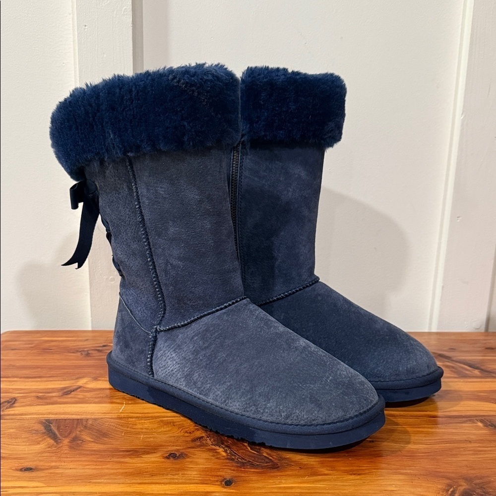 LIKE NEW Lamo Blue Suede Boots w/ Faux Fur Trim